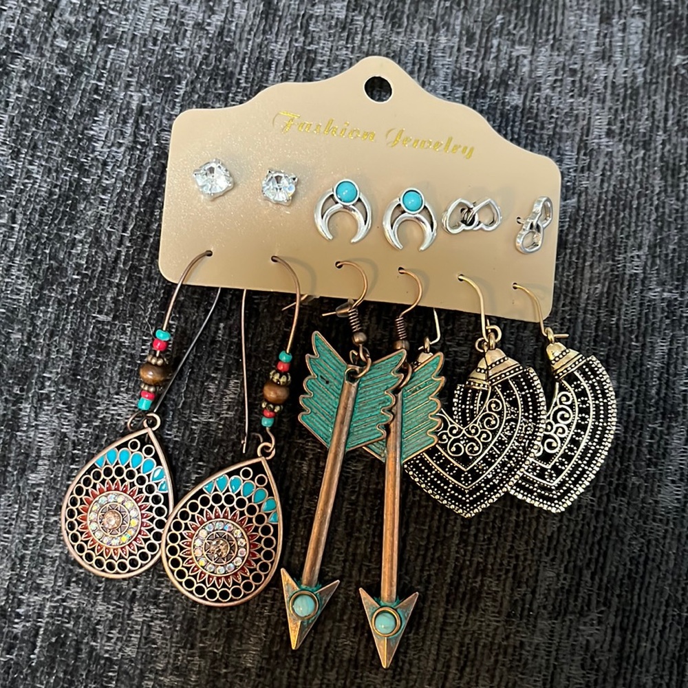 Earring set NEW
